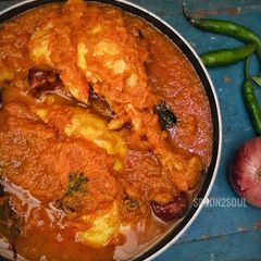 A picture of Tari Wala Chicken.