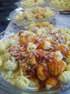 Una foto de Ñoquis de papa con salsa fileto y crema