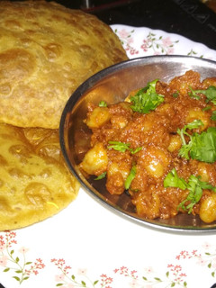 છોલે (Chhole Recipe In Gujarati) રેસીપી મુખ્ય ફોટો