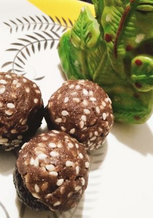 A picture of Instant Oreo Ladoo.