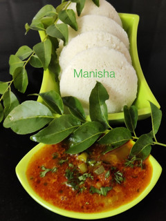 A picture of Idli Sambar.