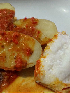 Una foto de Bacalao a la Vizcaína con toques Canarios