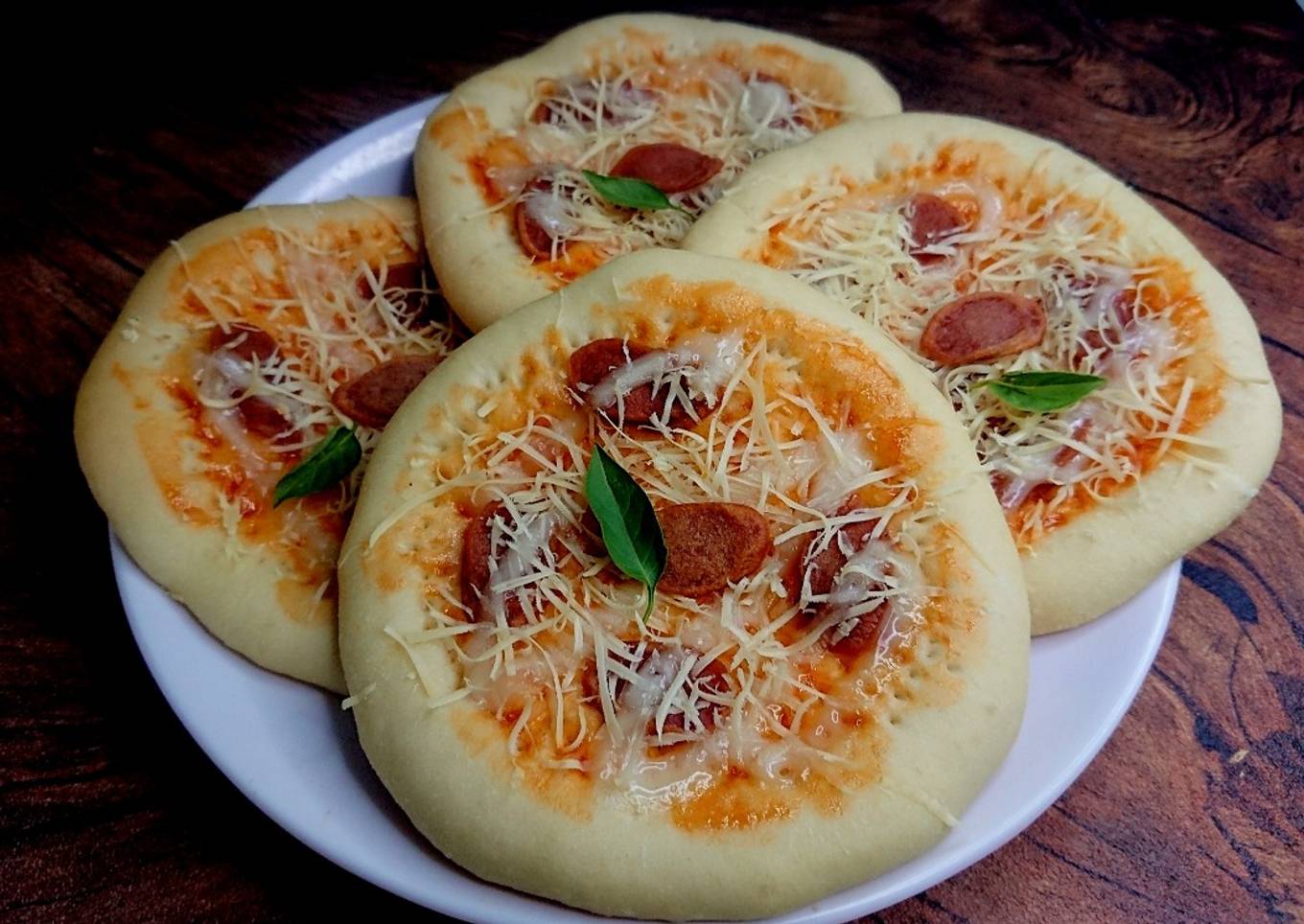 Pizza Sosis mini Keju Cheddar