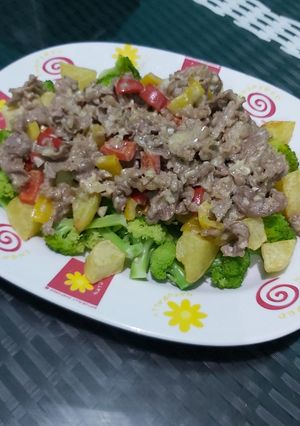 Foto resep Brocoli & potatoes with beef carbonara sauce