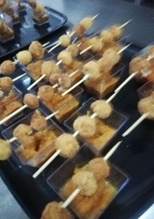 Una foto de Croquetas de queso azul