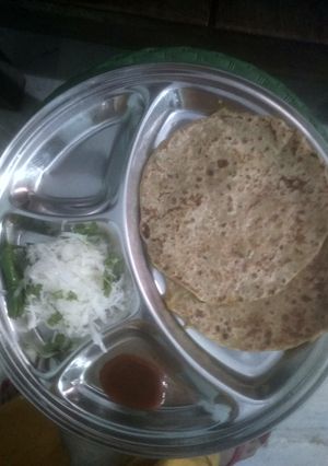 आलू गोभी के मसालेदार परांठे (Aloo Gobi Masala paratha recipe in Hindi) रेसिपी मुख्य फोटो