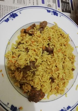 صورة لوصفة رز اصفر باللحم