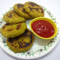 A picture of Oats, Moong dal and Coconut Cutlet.