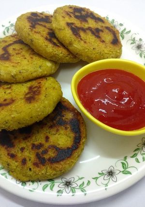 A picture of Oats, Moong dal and Coconut Cutlet.