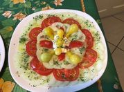 Une photo de concombre feta