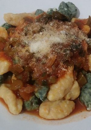 Una foto de Ñoquis de Espinaca y de Calabaza, ambos con Ricotta