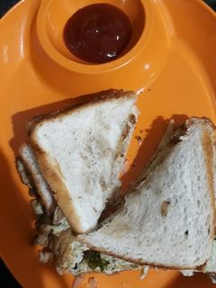 ऑमलेट सैंडविच (Omelette sandwich recipe in Hindi) रेसिपी मुख्य फोटो