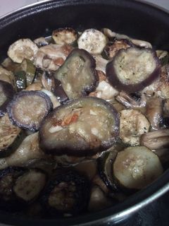 Una foto de Jamoncitos de pollo con verduritas