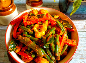 A picture of Mixed Vegetable Pickle.