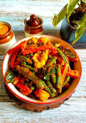 A picture of Mixed Vegetable Pickle.