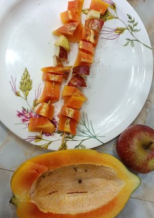A picture of Sweet Papaya Fruit Salad Sticks.