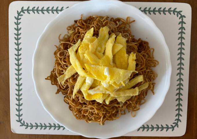 Hong Kong style Fried Noodle 豉油王炒麵