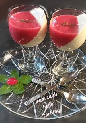 A picture of 🍓🍨🍓Strawberry Panna Cotta🍓🍨🍓.