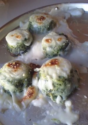 Una foto de Muffins de acelga con Bechamel