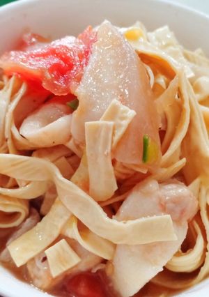 Hình của món Mì xào Keto nấm thịt cà chua.