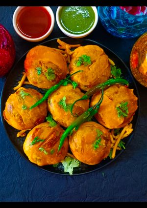 A picture of Aloo Chop.