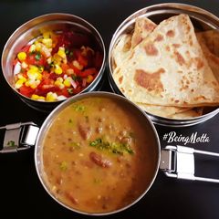 A picture of Masoor Dal Makhani.