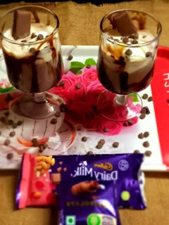 ઈન્સ્ટન્ટ હોટ ચોકલેટ કિડસ સ્પેશિયલ (Instant Hot Chocolate Kids Special Recipe In Gujarati) રેસીપી મુખ્ય ફોટો