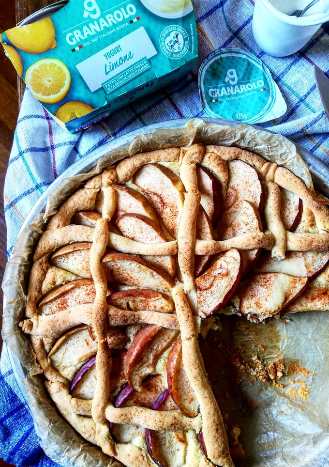 Foto di Crostata alle mele con frolla allo yogurt