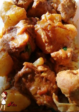 A picture of Chicken Curry.