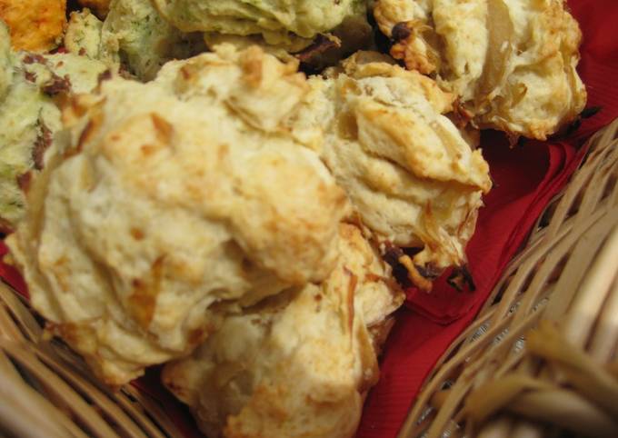 Onion Hot Biscuit (Scone)