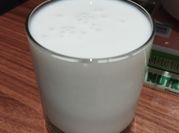 Una foto de kefir de leche