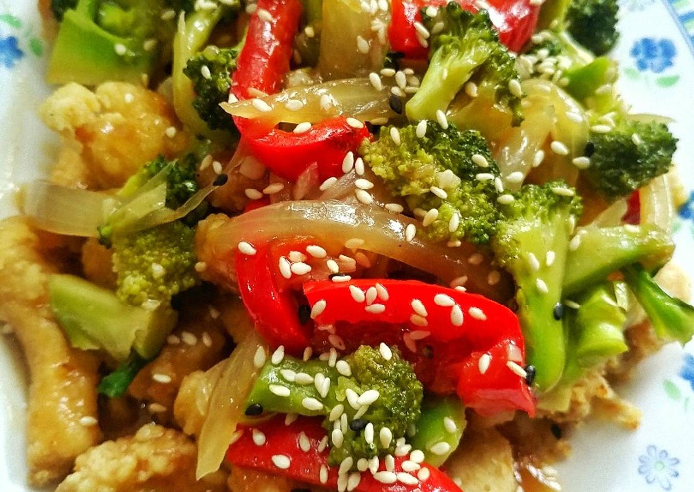 (316) Ayam Krispi Siram Brokoli Saus Teriyaki