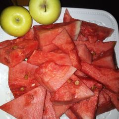 A picture of Apples and watermelon.