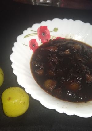 A picture of Amla ki meethi chutney.