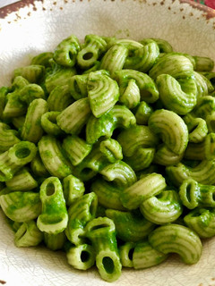 Una foto de Fideos en salsa verde