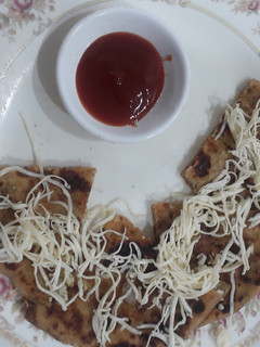 ચીઝ પરાઠા(Cheese Paratha Recipe in Gujarati) રેસીપી મુખ્ય ફોટો