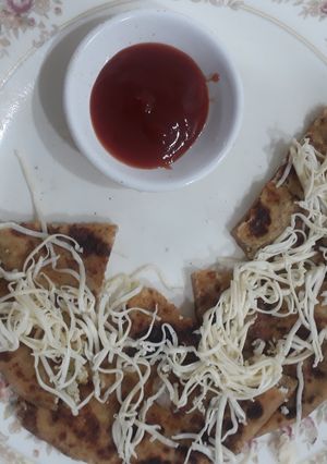 ચીઝ પરાઠા(Cheese Paratha Recipe in Gujarati) રેસીપી મુખ્ય ફોટો