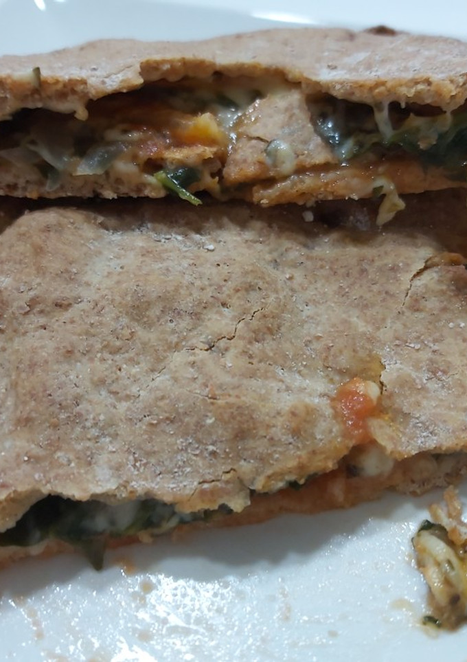 Una foto de Pizza calzone, con harina de espelta integral