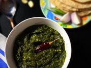 A picture of mustard green leaves