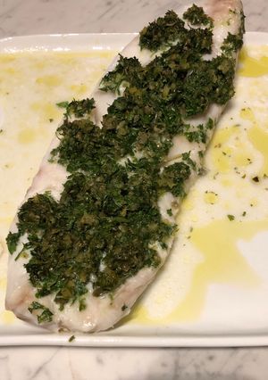 Une photo de Cabillaud à la sauce gremolata