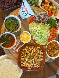 A picture of Chicken Tacos 🌮 🌮.