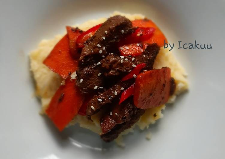 Mashed Potato with Blackpepper Beef