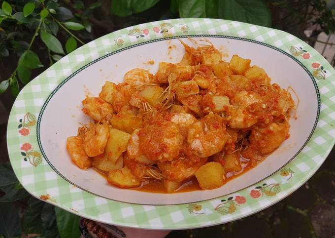 Balado udang & kentang pedas manis