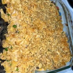 A picture of Tuna Noodle Cassarole.