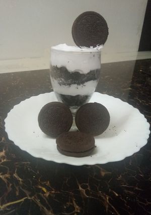 A picture of Oreo cake pudding.