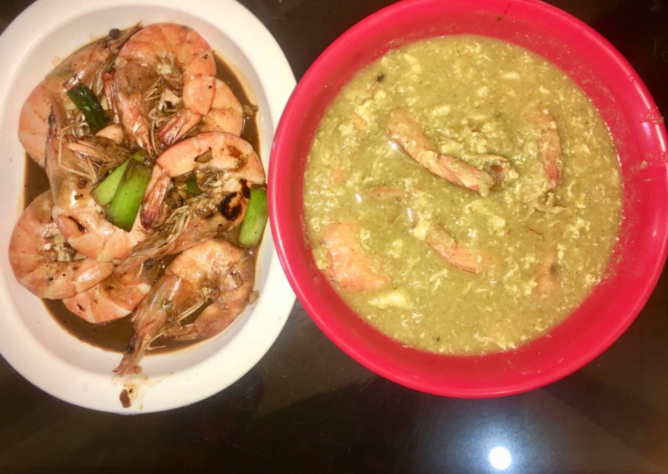 Broccoli soup with eggs and shrimp