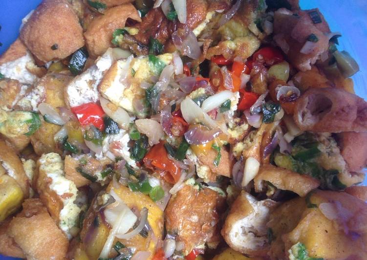 Tahu Telur Garam Pedas