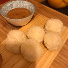 A picture of Glutinous ball ricecooker - savoury snack.