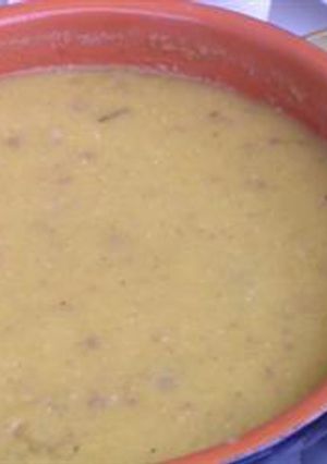 A picture of Brown lentil soup - shorbet adass.