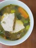 Zuppa di miso con maiale e funghi cardoncelli